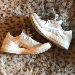 Adidas women’s Pureboost running shoes Sz 9 1/2